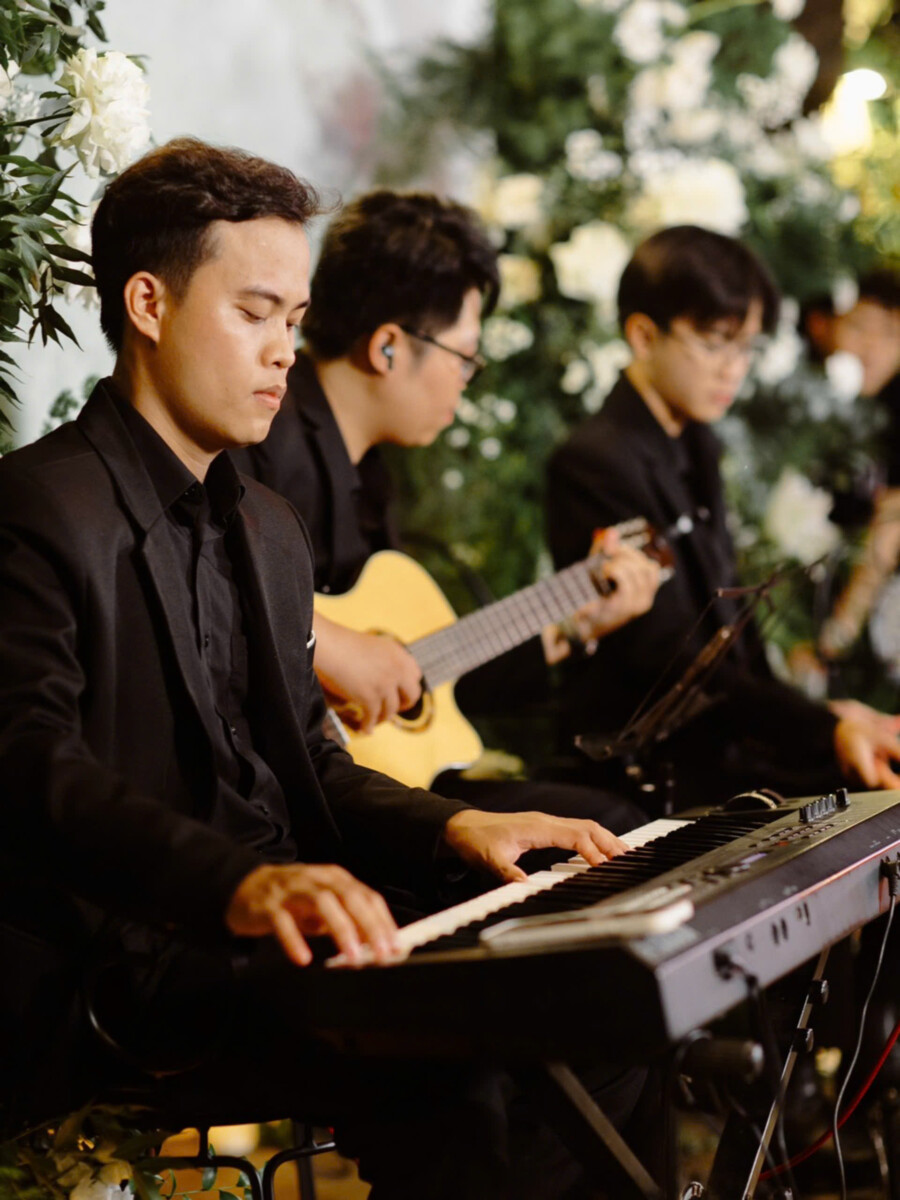 Acoustic band for weddings and parties HCMC