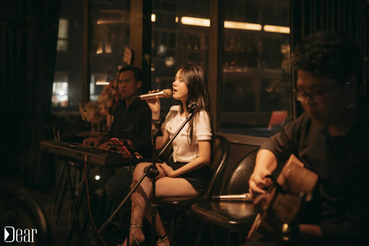 CHo thuê ban nhạc acoustic TẠI NHÀ HÀNG DEAR BAR