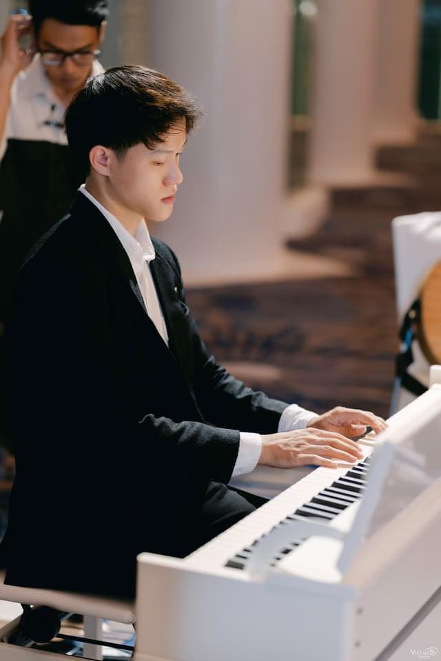 Cho thuê nhạc công Piano