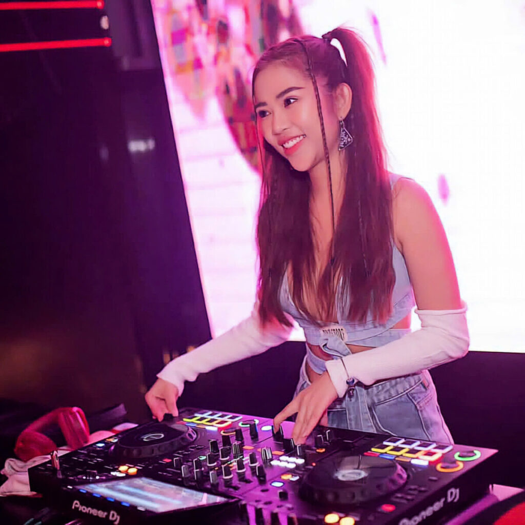 THUÊ DJ HCM CHUYÊN NGHIỆP