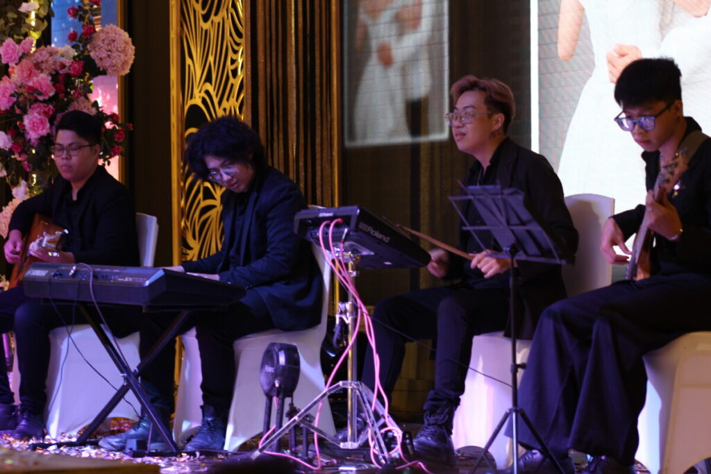 AI CÓ THAY THẾ ĐƯỢC BAND NHẠC KHÔNG