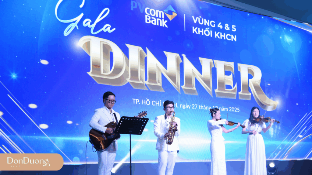 BAN NHẠC HOÀ TẤU BIỂU DIỄN TẠI ADORA